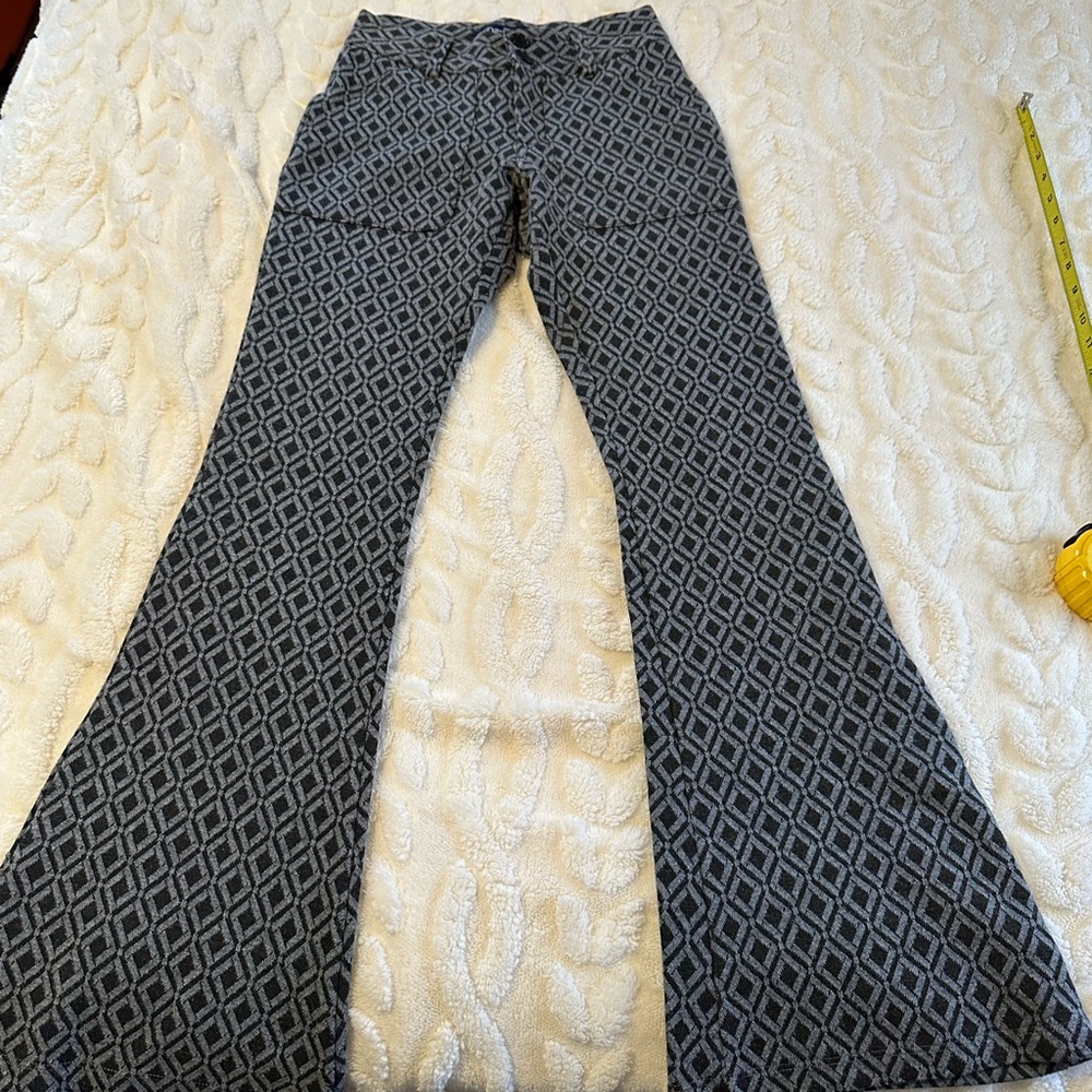 Hering 36/26 Black and Gray Patterned Flare Pants XS